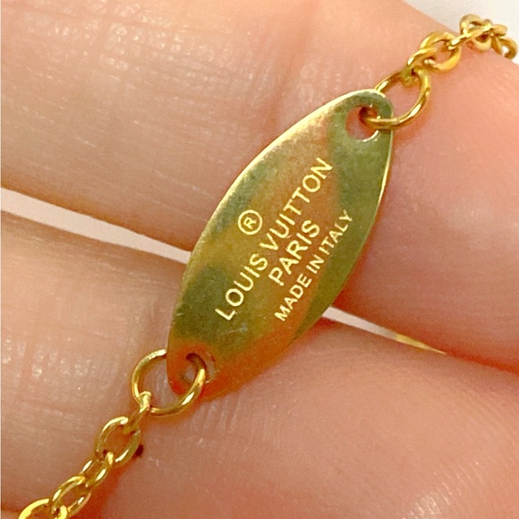 LOW START - LOUIS VUITTON Necklace Essential V Gold Plated Italy - Picture 7 of 8